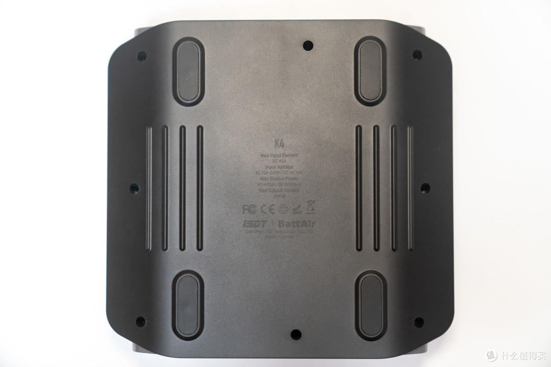 ISDT艾斯特K4——最大AC功率模型充电器，还有革命性的智能BattAir功能