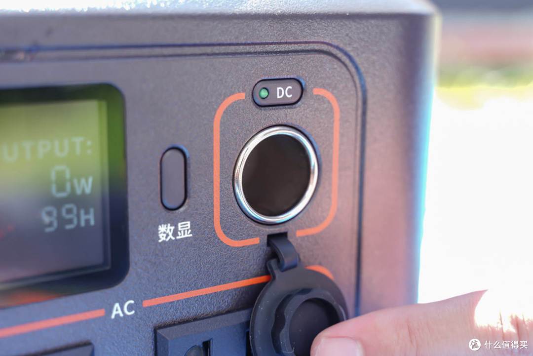 上手电小二户外电源1800W:外出今天用电不用愁,有它就GO了