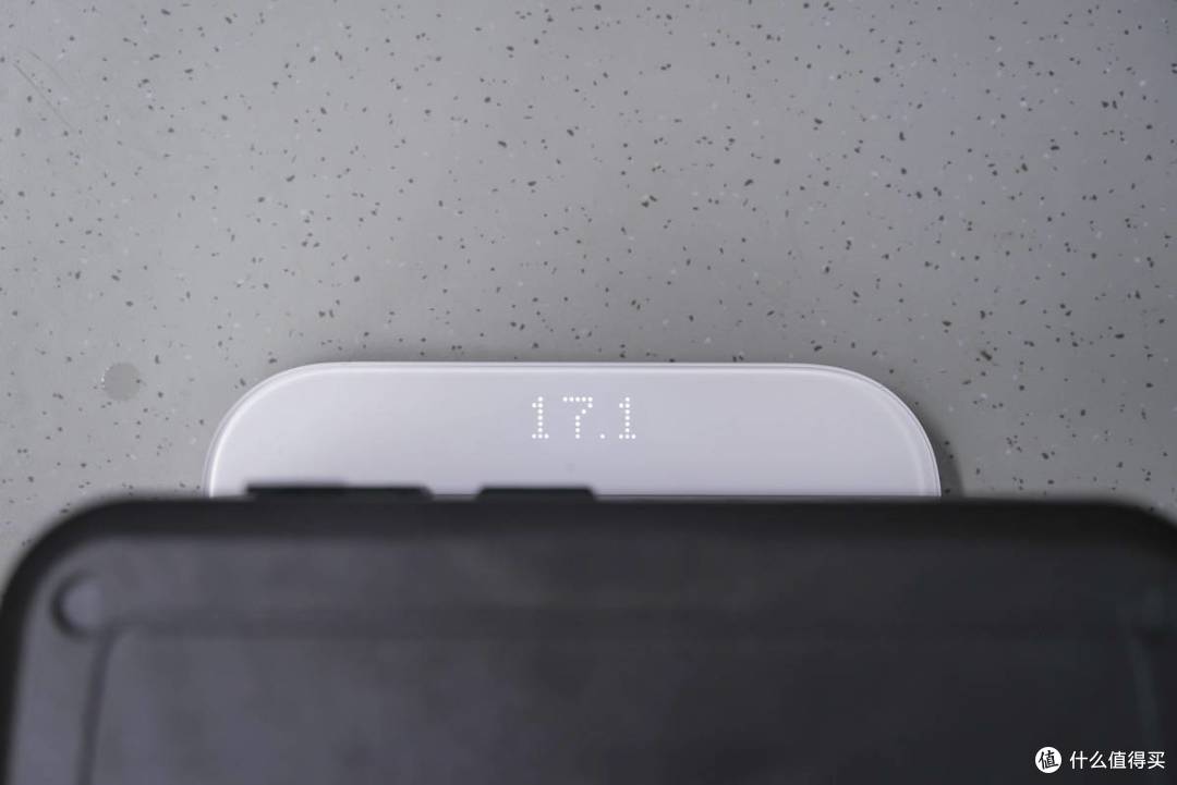 上手电小二户外电源1800W:外出今天用电不用愁,有它就GO了