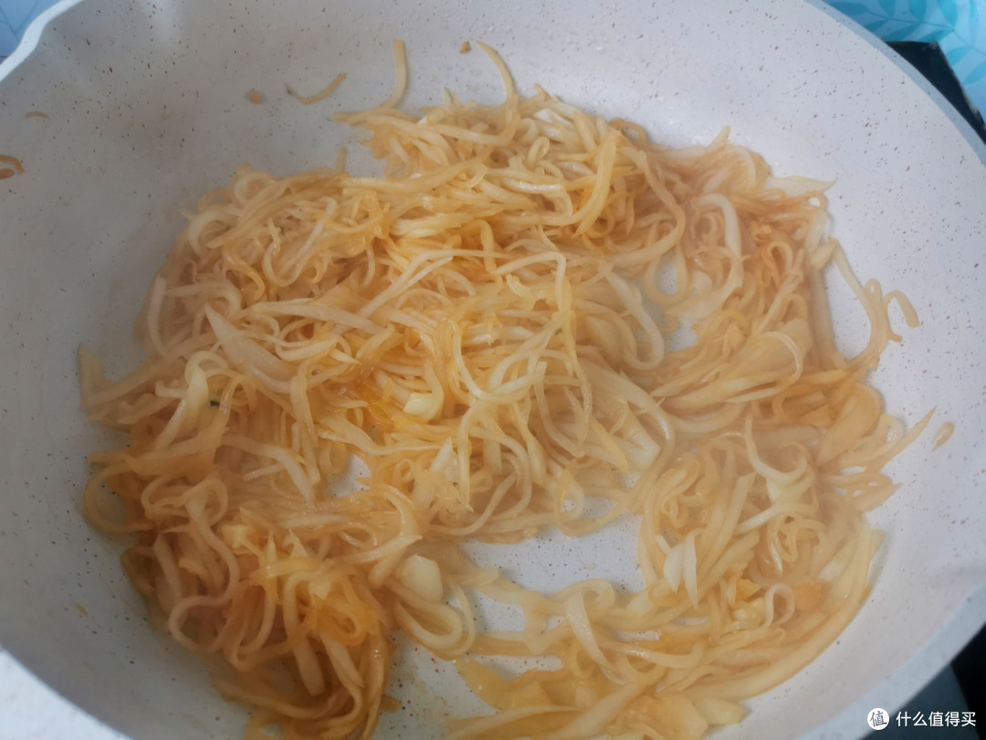 秋天萝卜最养人，教你最简单的吃法，不烧汤不凉拌，比土豆丝好吃