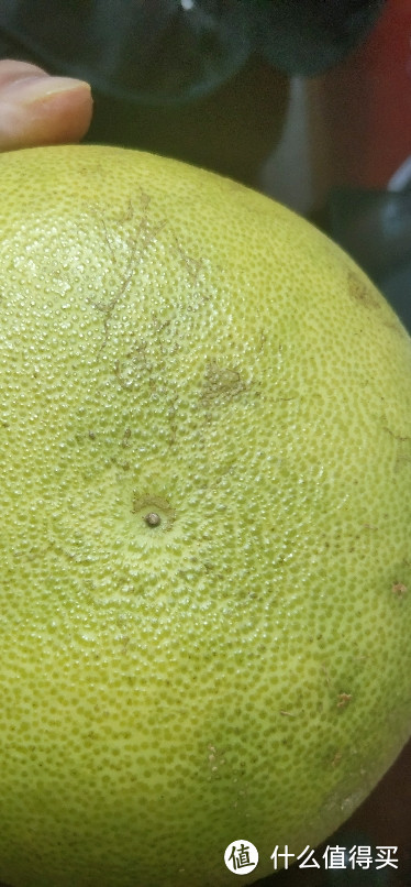泰国来的柚子。味道果然不一样,吃起来像荔枝的口感(这个柚子大不同)