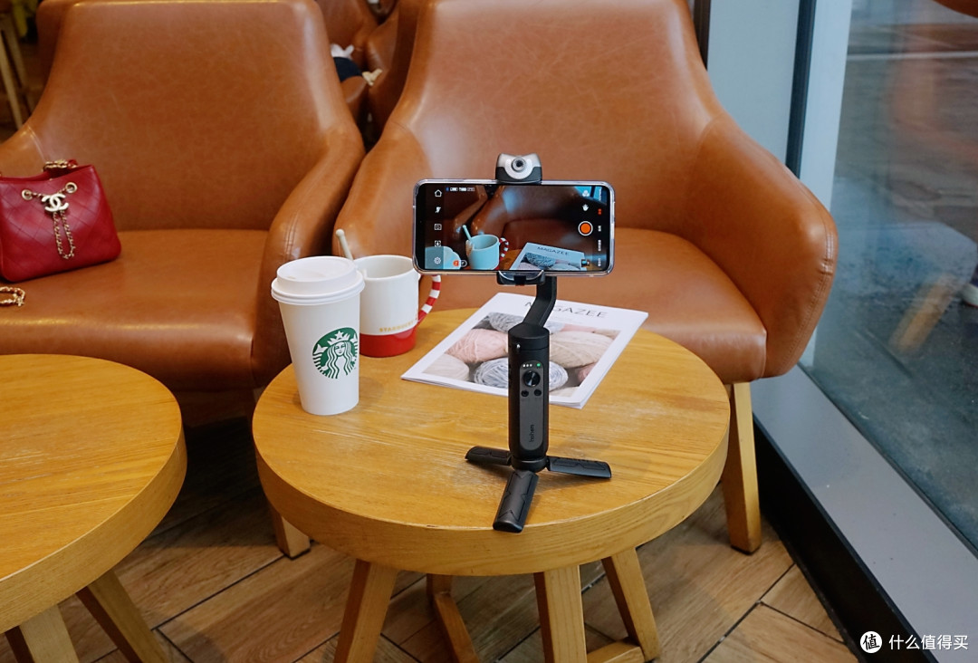 Vlog小白逛三里屯,浩瀚卓越 V2 AI跟拍稳定器够稳还有料