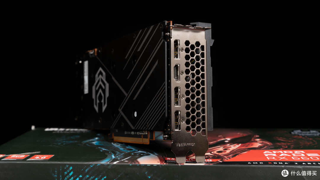 全新AIB厂商？瀚铠RX 6600 XT合金显卡+宙斯盾Z5开箱快测