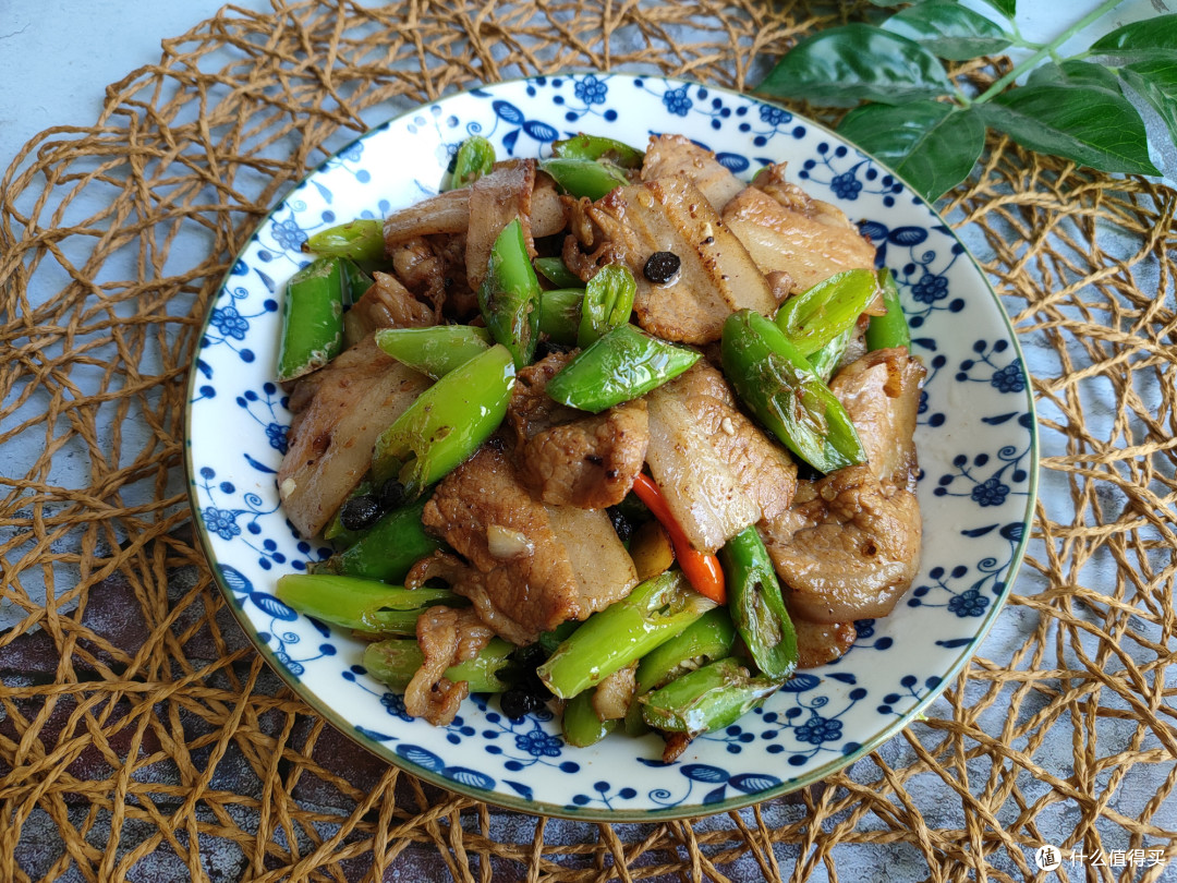 做辣椒炒肉,先炒辣椒还是先炒肉?不少人搞错了,难怪不香不好吃