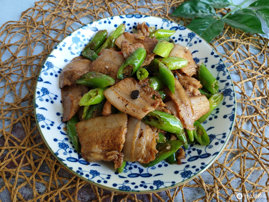 做辣椒炒肉,先炒辣椒还是先炒肉?不少人搞错了,难怪不香不好吃