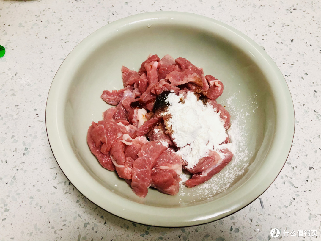 中秋节团圆宴，牛肉别再卤着吃，换种新吃法，既是零食也是下酒菜