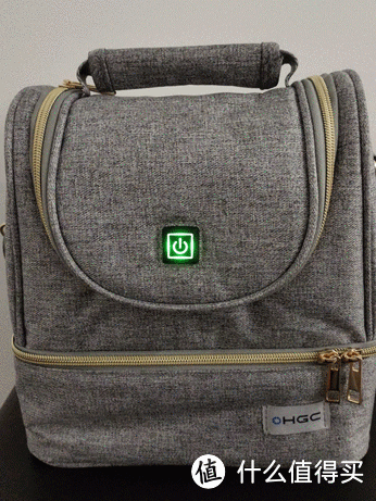 绿色指示灯常亮为待机状态，此时可以打开背包取出物品
