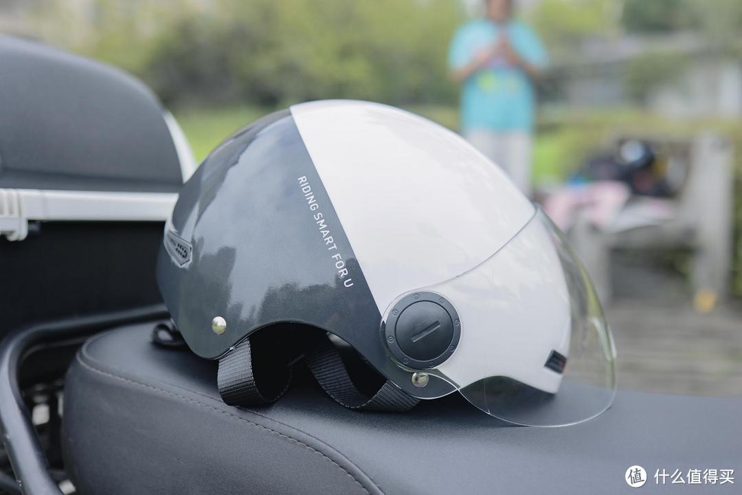 有颜又安全，还能听音乐的骑行头盔，Smart4u蓝牙头盔上手体验