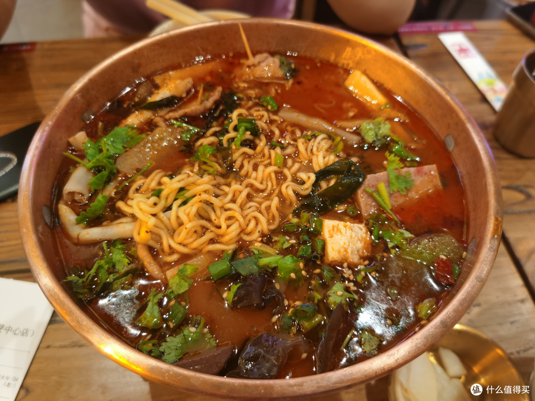 冒菜是一个人的火锅，成都你六姐，牛肉冒菜是一绝