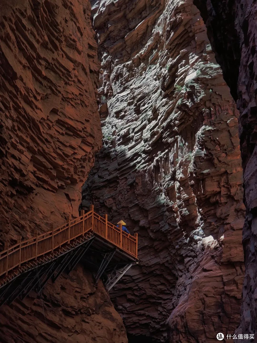 黎城黄崖洞，这里的山体和地形以及岩石的质地都比较适合攀岩运动 ©️图虫创意