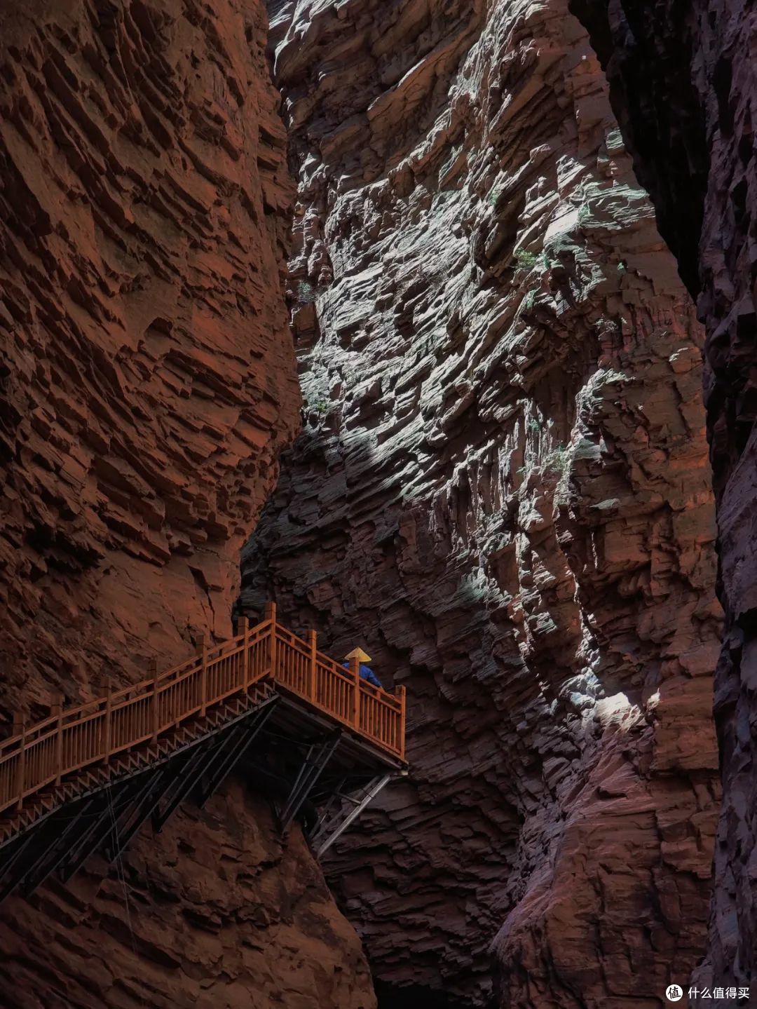 黎城黄崖洞，这里的山体和地形以及岩石的质地都比较适合攀岩运动 ©️图虫创意