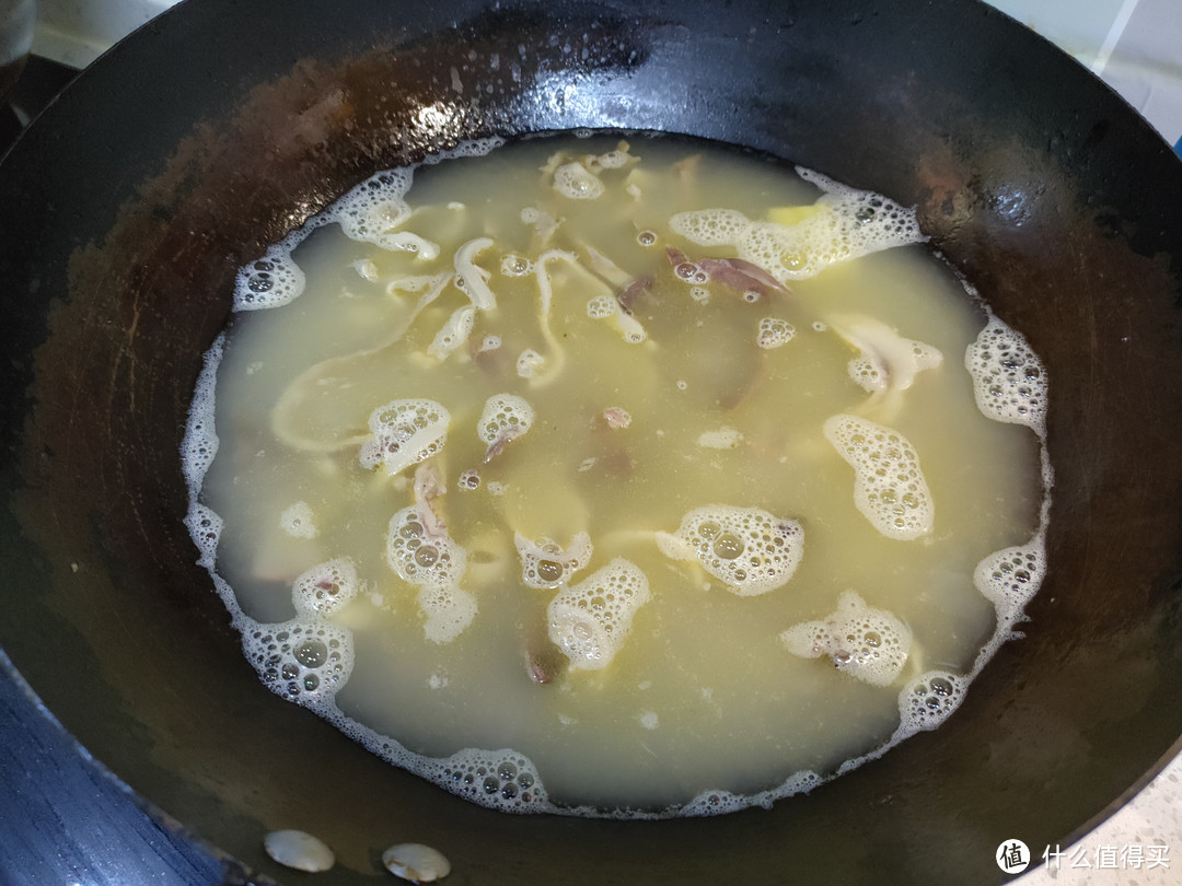 做羊杂汤，羊杂别直接下锅煮，多加一步，汤白如奶、鲜美无膻味
