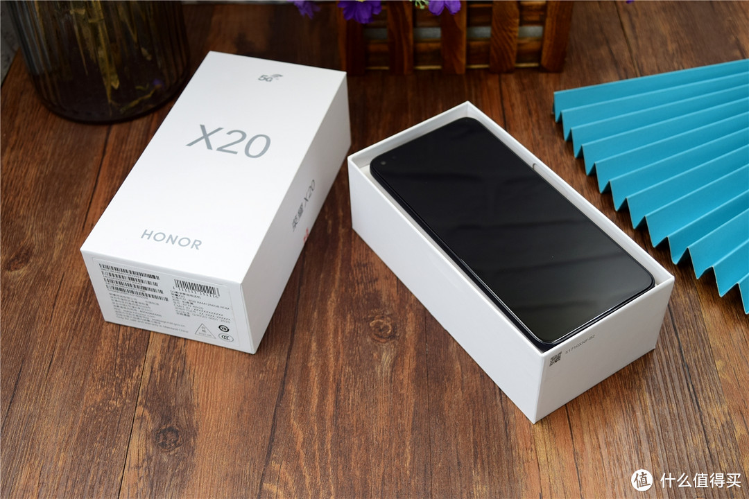 荣耀X20上手简评:超窄边全视屏,中端新旗舰!