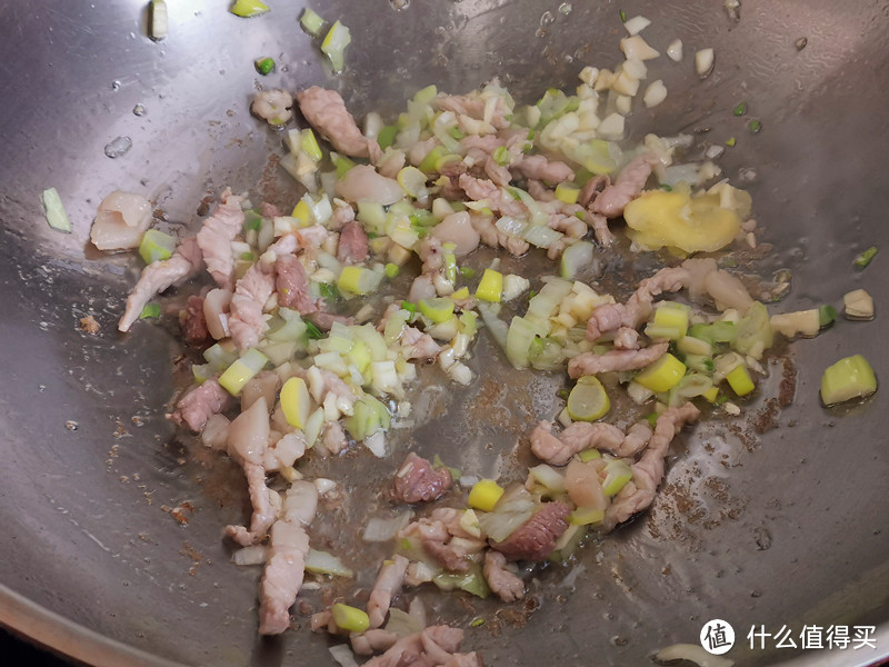 茄子这样做不用油炸,香浓入味,汤汁用来拌饭真解馋