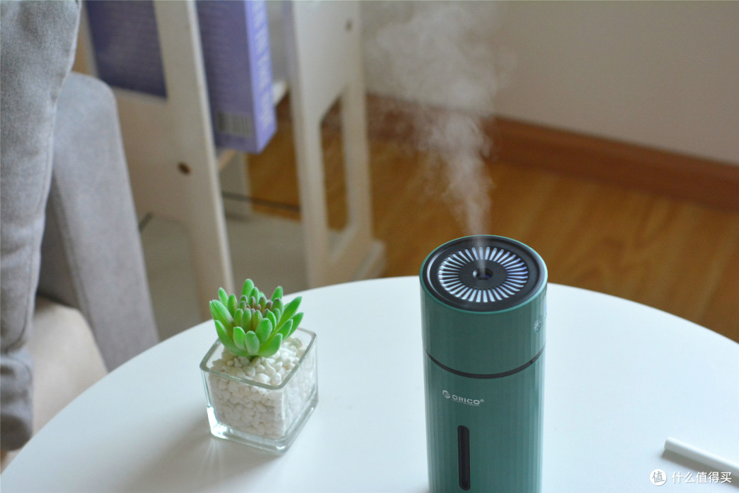 国产推出充电式加湿器自带小夜灯功能停电也能用