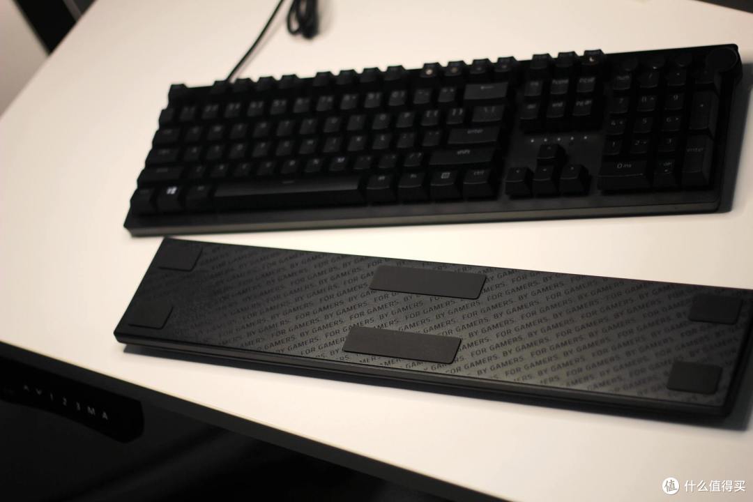 Razer段落光轴+消音泡沫加持,更加快速可靠的雷蛇猎魂光蛛V2机械键盘