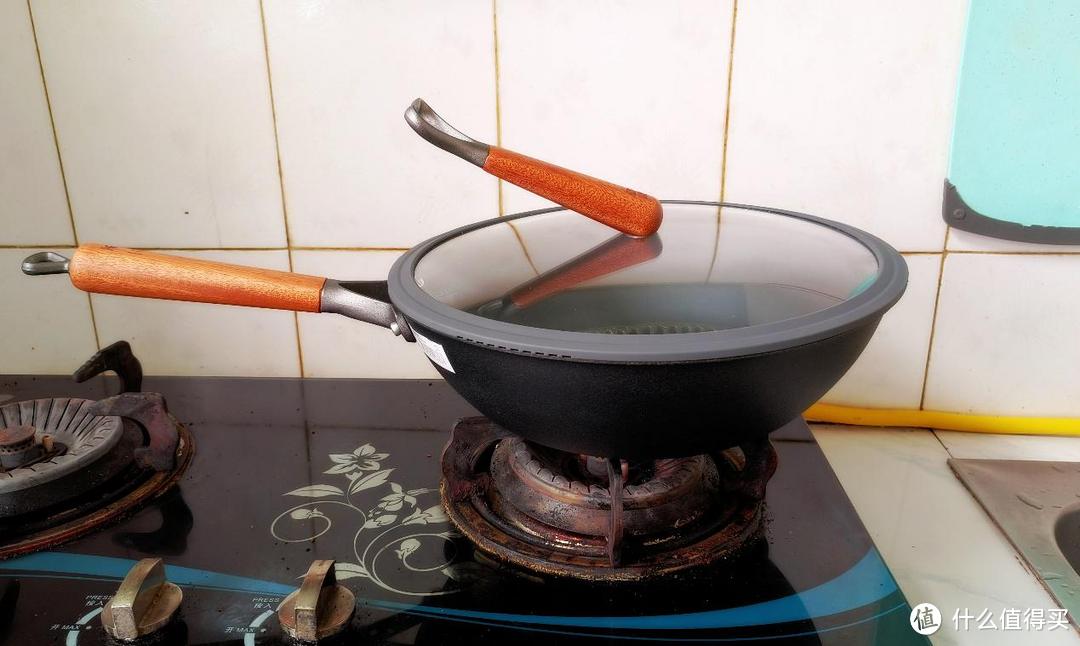 铁锅做饭为啥香？原因你肯定没想到，这样的轻巧防锈铁锅你应该试下
