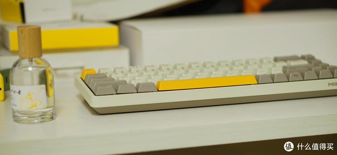 游戏办公都强大-米物ART三模机械键盘