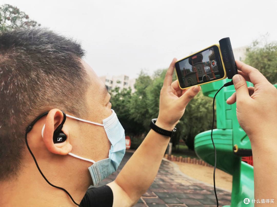 谁说孝敬老人只能买补品?时尚先锋的高质量监听耳机来一个