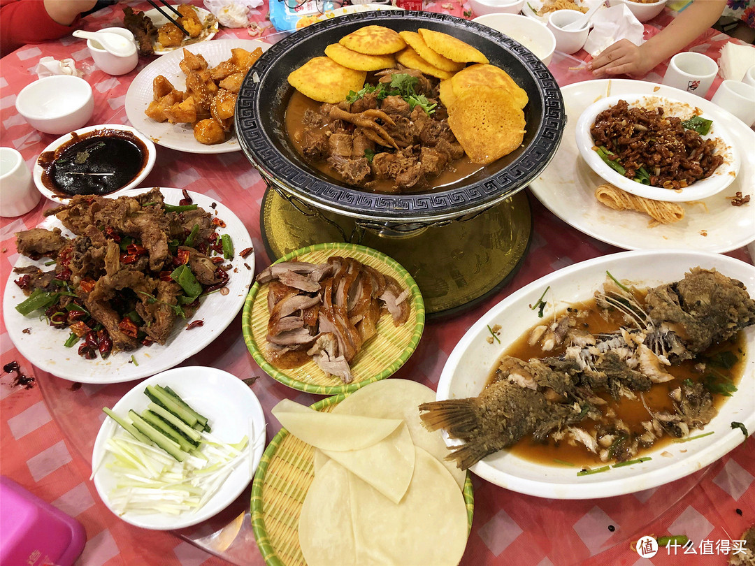 中秋节一家人聚餐，6道“硬菜”200多元，河南的农家乐还真便宜