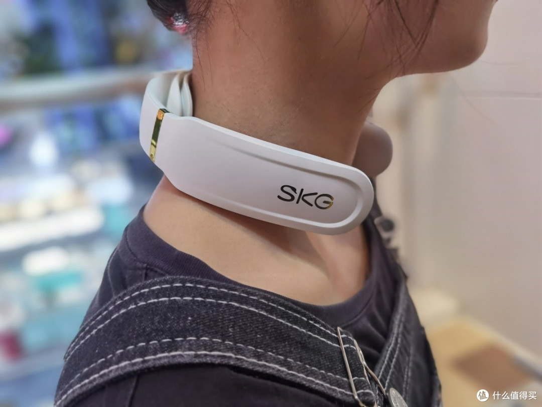 养生青年必备单品-华为智选SKG颈椎按摩仪