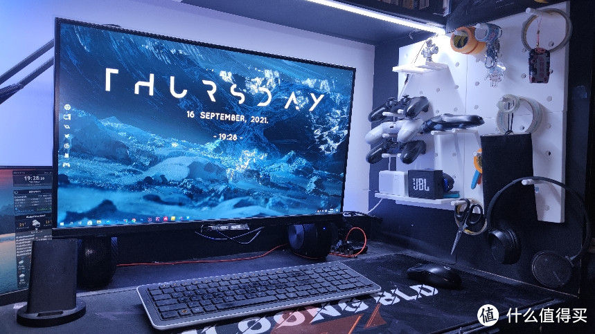 ［DESK TOUR］一般通过宿舍桌面