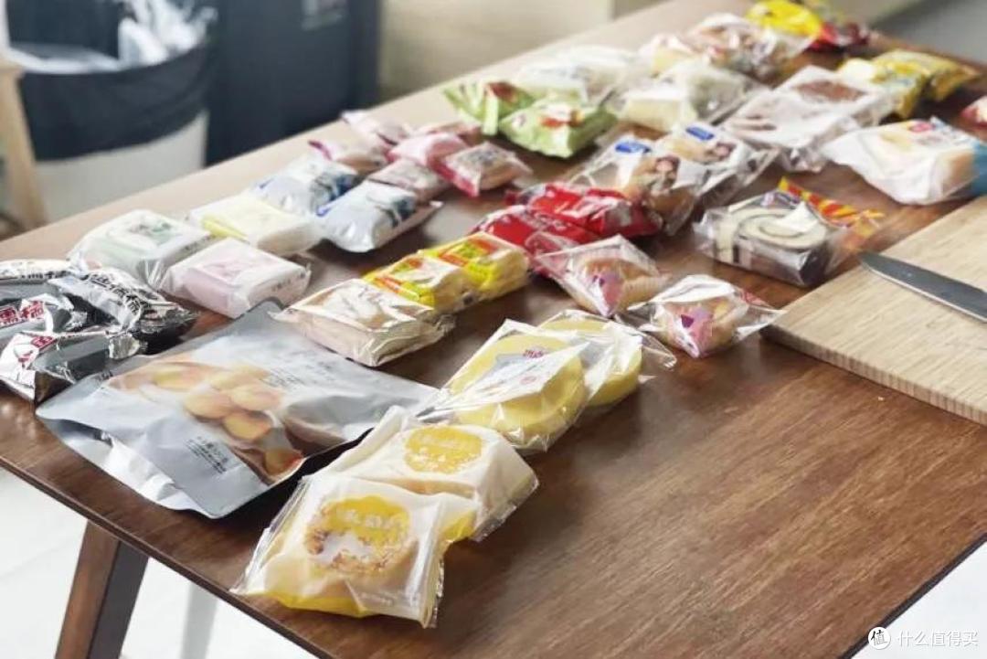 试了40种网购网红蛋糕,让你边吃边快落