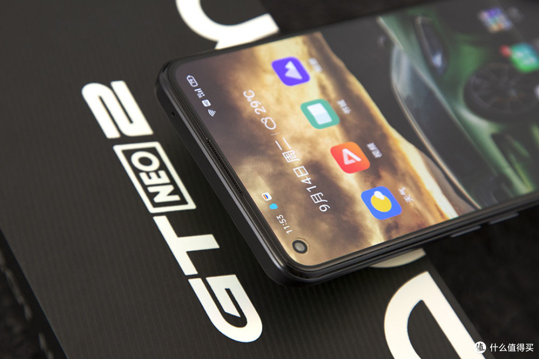 性能提升 续航拉满Realme GT Neo 2赏析
