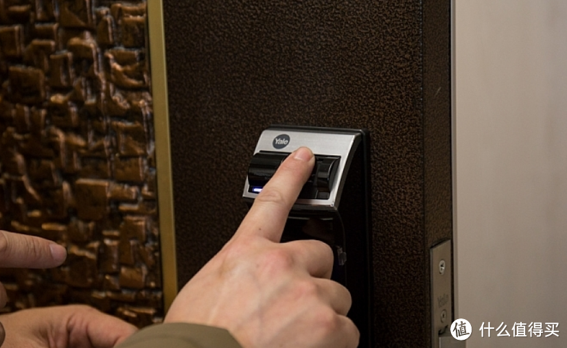 开门有了新方式-跟钥匙说再见 Yale指纹密码锁安装二