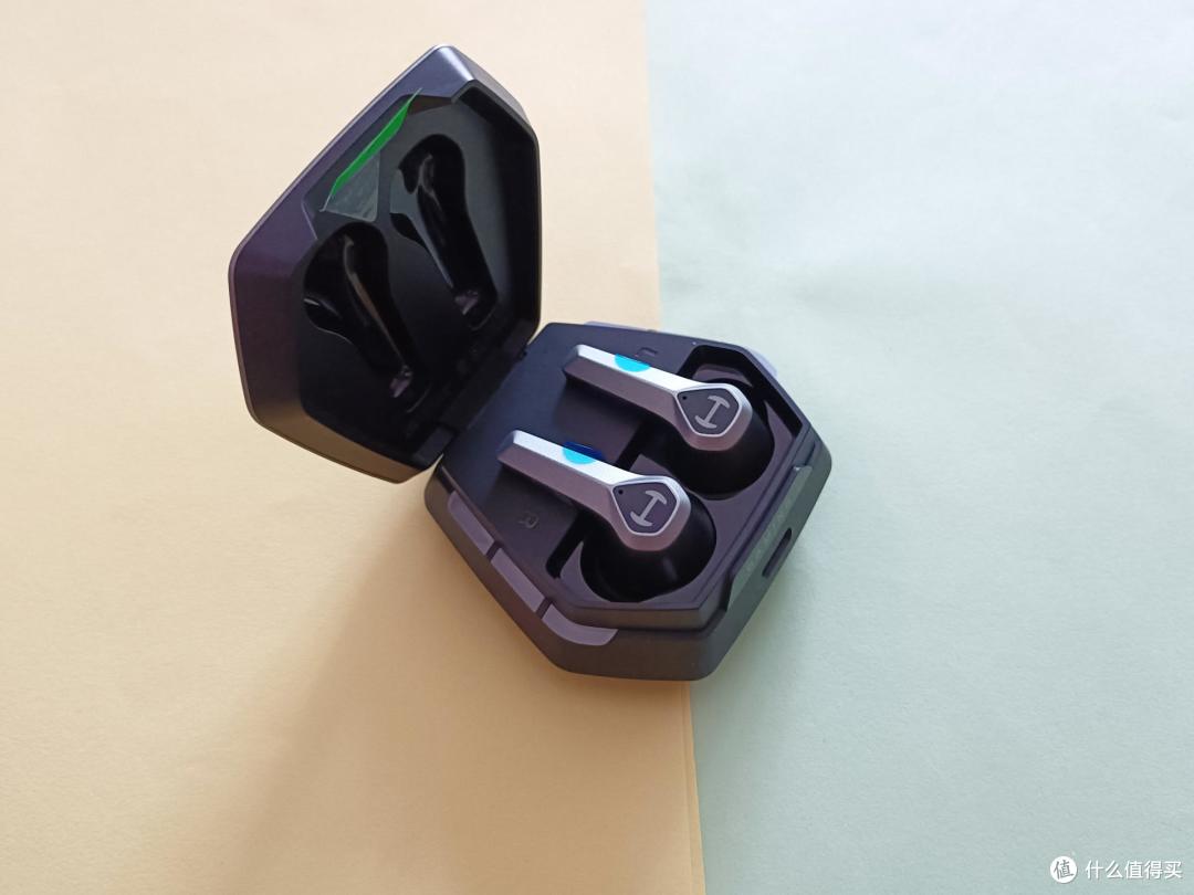 玩灯效、低延迟,这些功能漫步者HECATE GX04耳机居然兼备