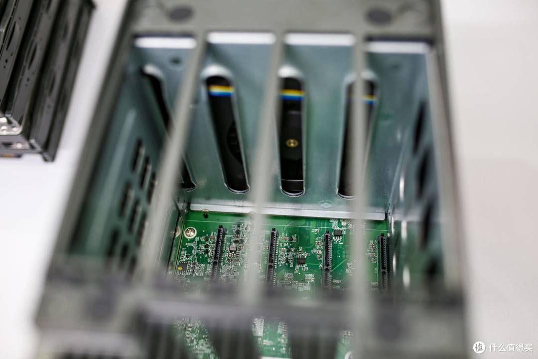 8G内存、J4125 处理器、双 2.5GbE 网口:威联通TS-453Dmini小钢炮评测