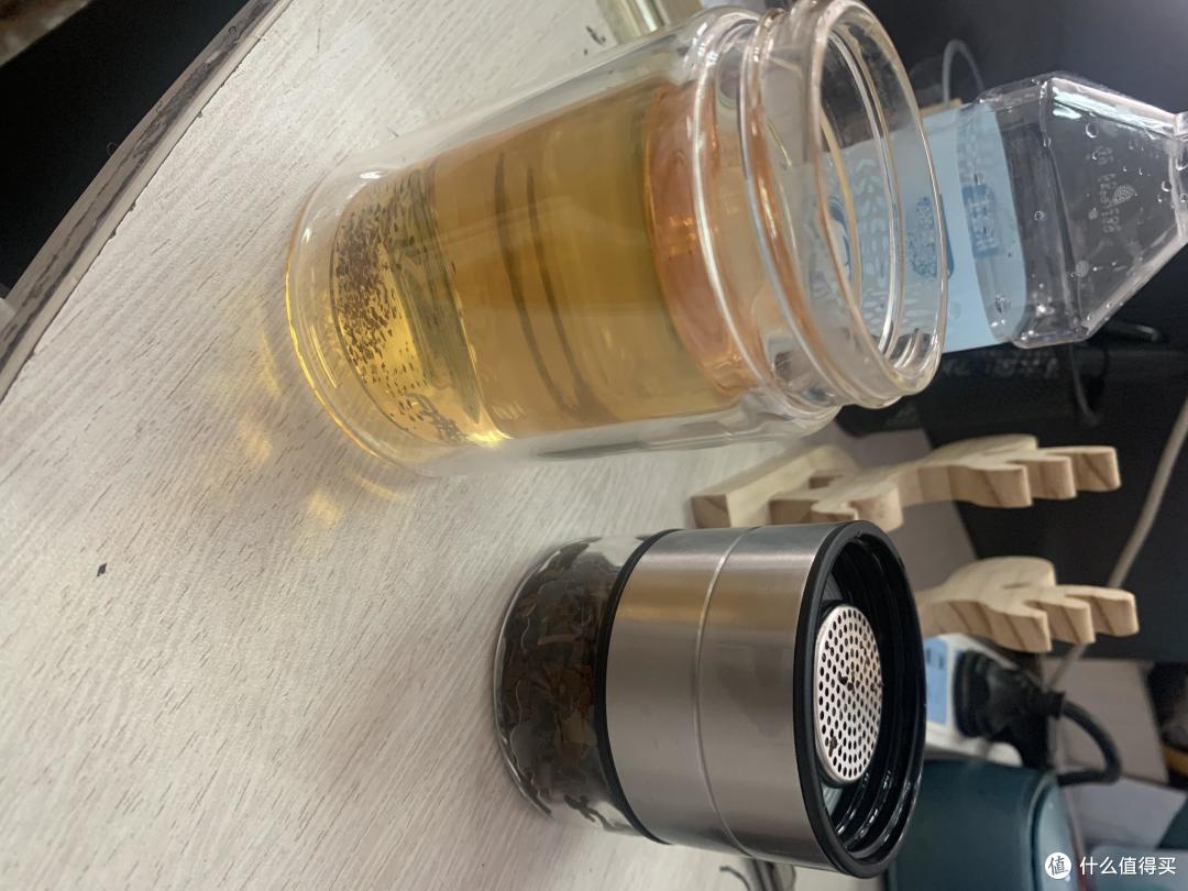 去年的喝茶工具，除了分离茶水时会有点漏水，查仓太小，其实还挺好用的，贼方便！