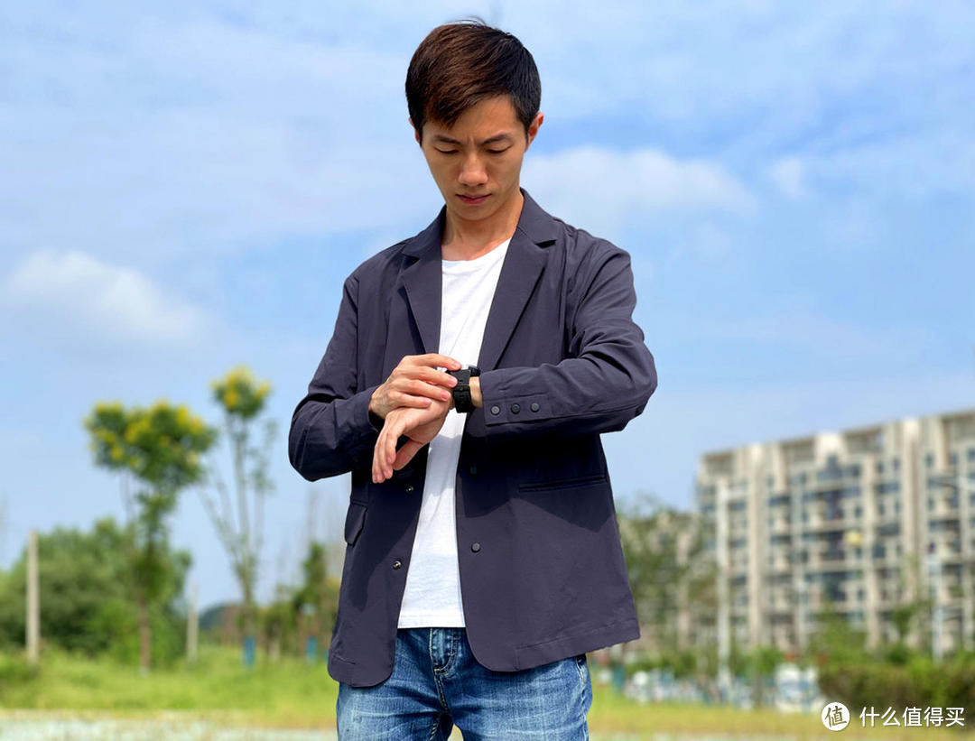 穿上这件风谜休闲抗皱单西,上班通勤下班夜店两相宜