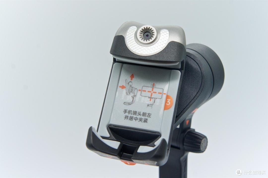 不靠APP也会看懂手势 浩瀚V2 AI跟拍稳定器