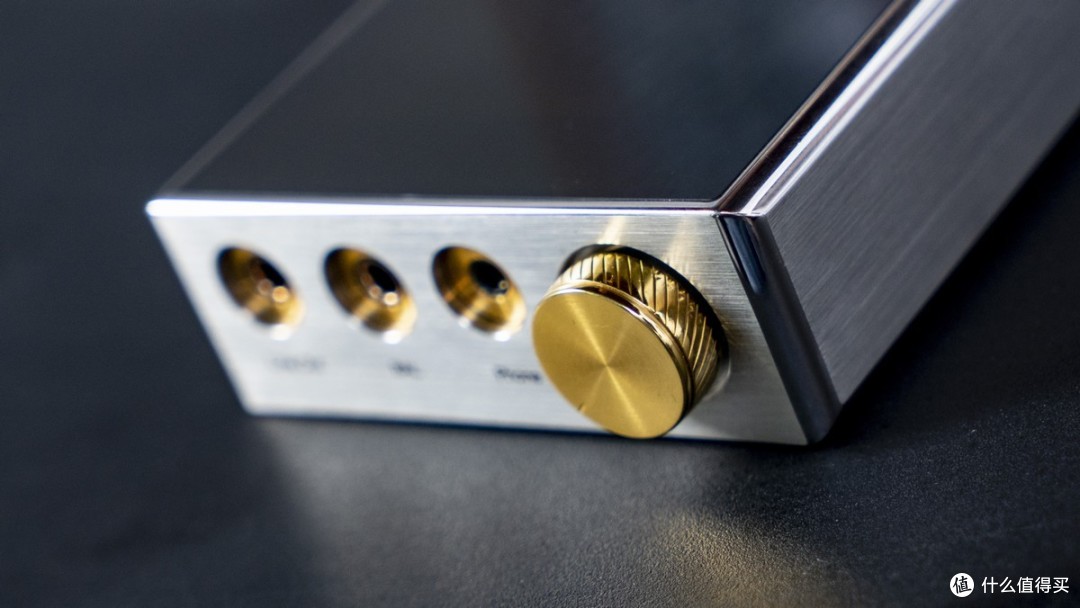 iBasso DX300 MAX播放器上手玩：这就是便携音频的“关底BOSS”_随身播放 
