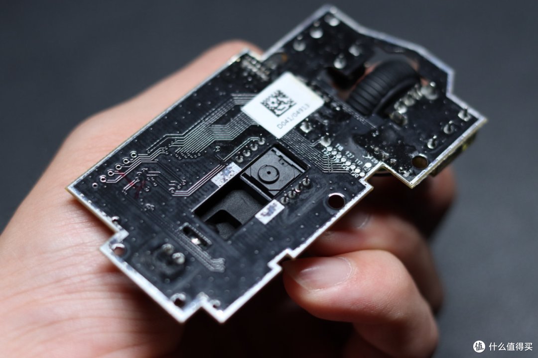镂空轻盈 核心防尘 - 极度未知HyperX 旋火轻量化鼠标拆解评测