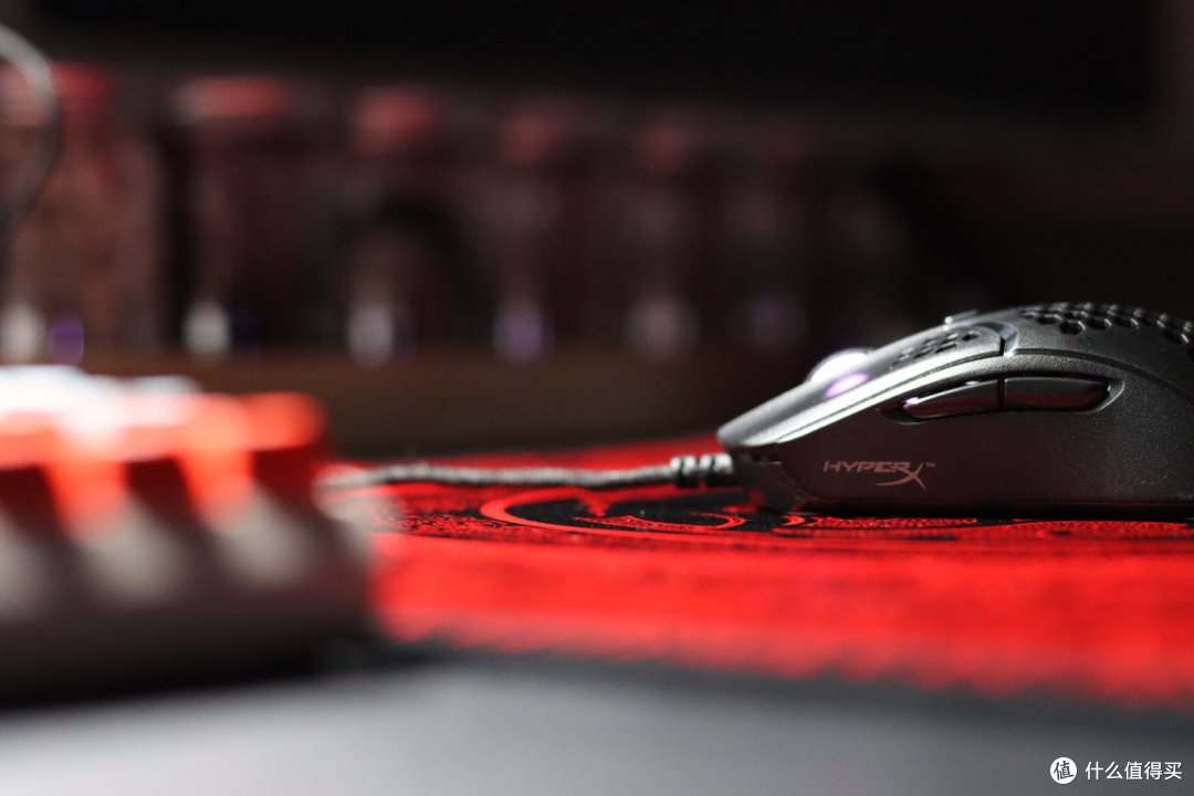 镂空轻盈 核心防尘 - 极度未知HyperX 旋火轻量化鼠标拆解评测