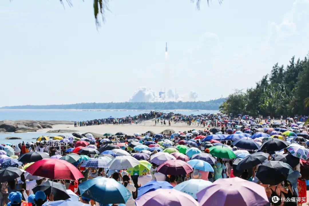 前段时间在海南岛,一口气上了7个热搜