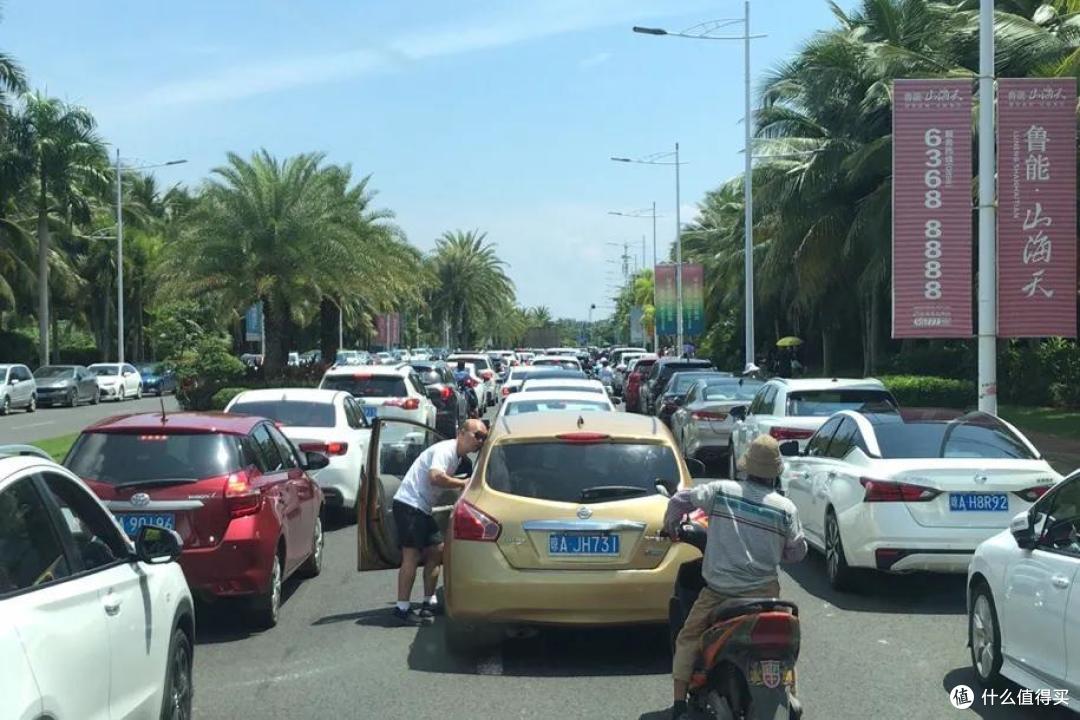 前段时间在海南岛,一口气上了7个热搜
