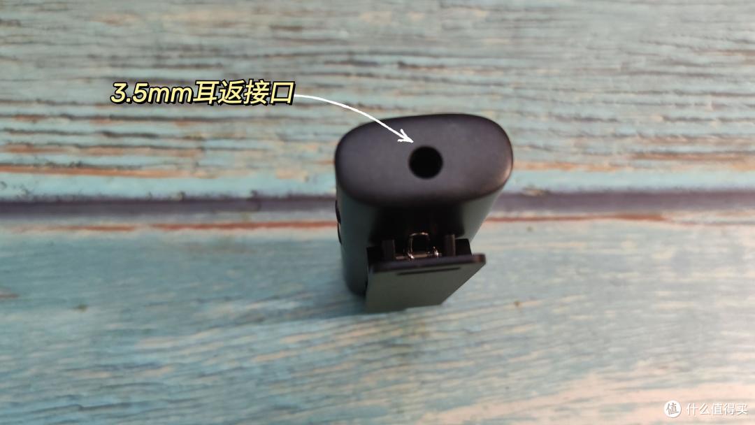 绿联无线蓝牙麦克风让你随时随地做采访