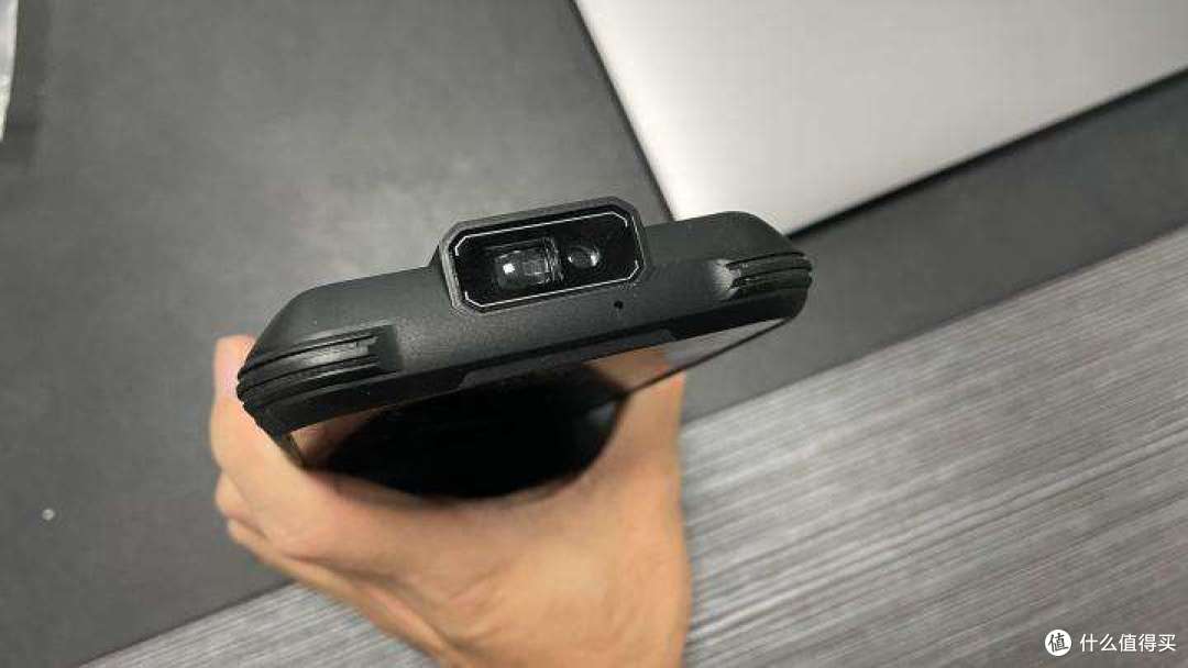AGM新机测距秒杀iPhone?这ID设计不亏户外品牌领导者!