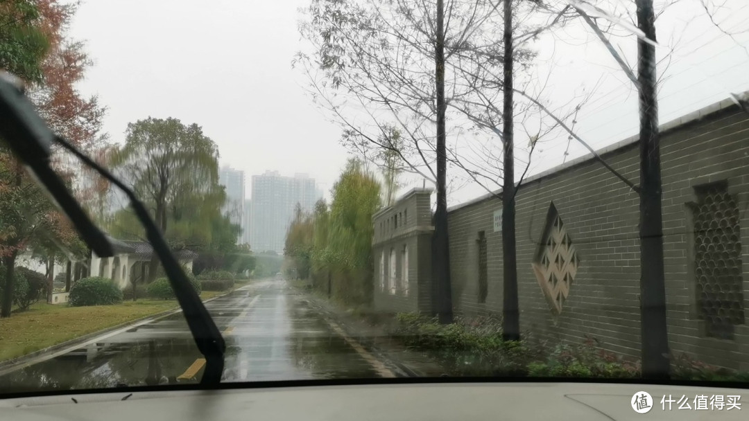 雨天上高速前，一定别忘了检查车上这几个地方，比平时更危险