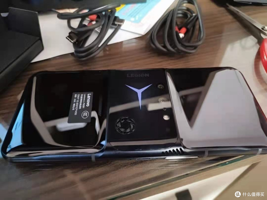 5500mAh+90W+144Hz,12GB+256GB旗舰机跌至3199元,友商很有诚意