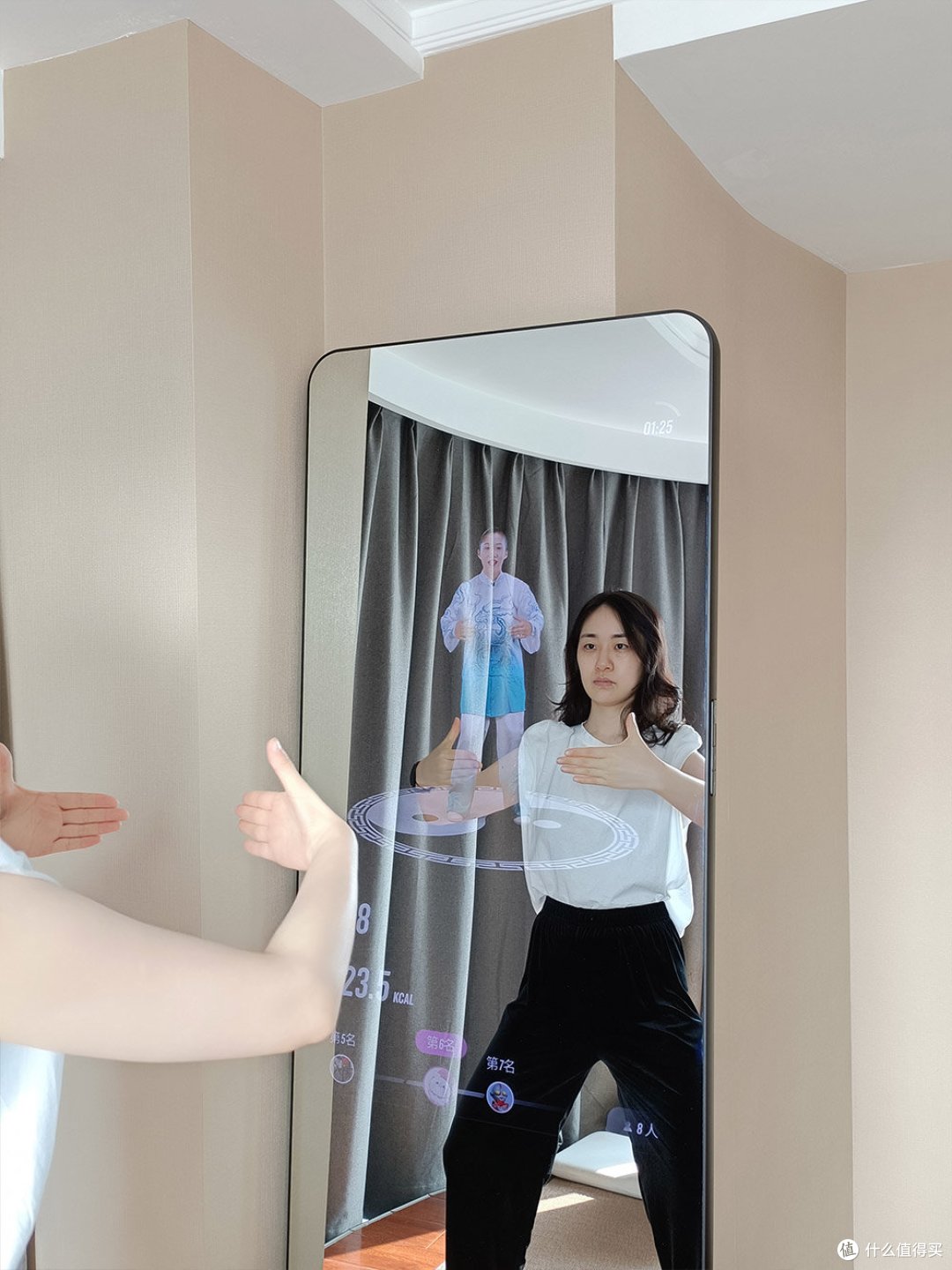 FITMORE健身镜:家庭智能健身私教