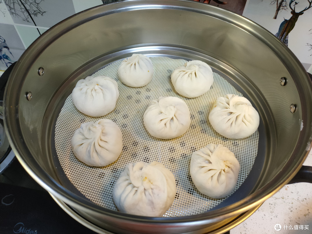 周末做两锅牛肉馅包子,表皮暄软馅料香,平时做早餐吃,真不错