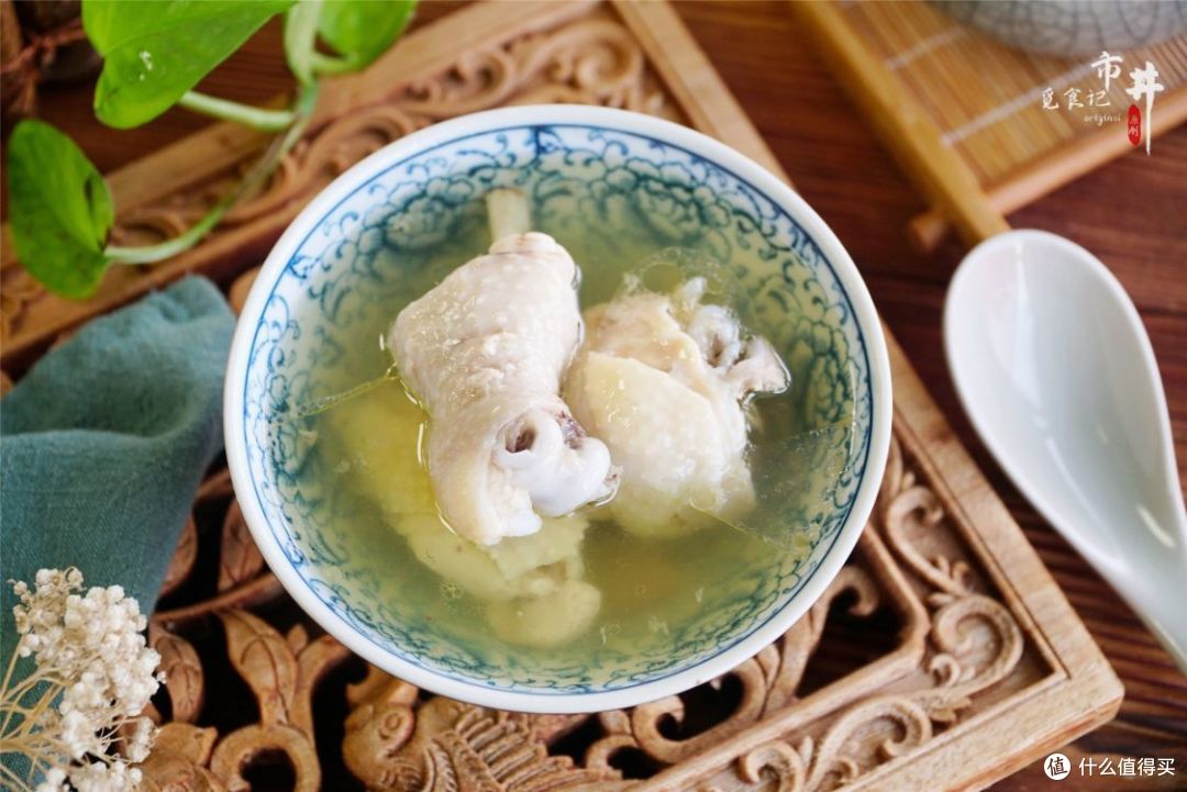炖鸡汤,不用加一滴水,整锅都是精华,鸡汤鲜香,鸡肉爽滑好吃