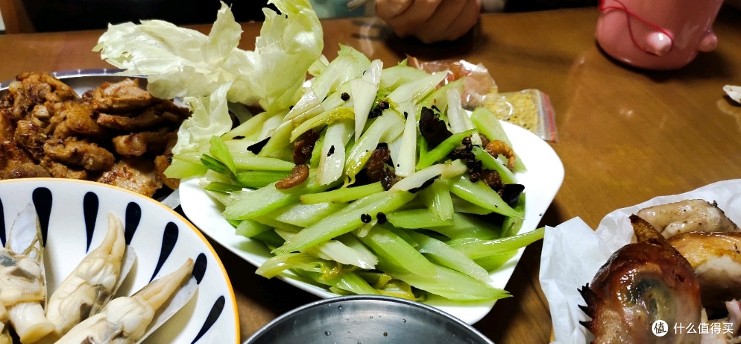 什么是纯的“香槟”?借着国庆家宴体验无年份英国M&S乌迪诺桃红香槟酒来讲讲香槟廉价替代品推指南