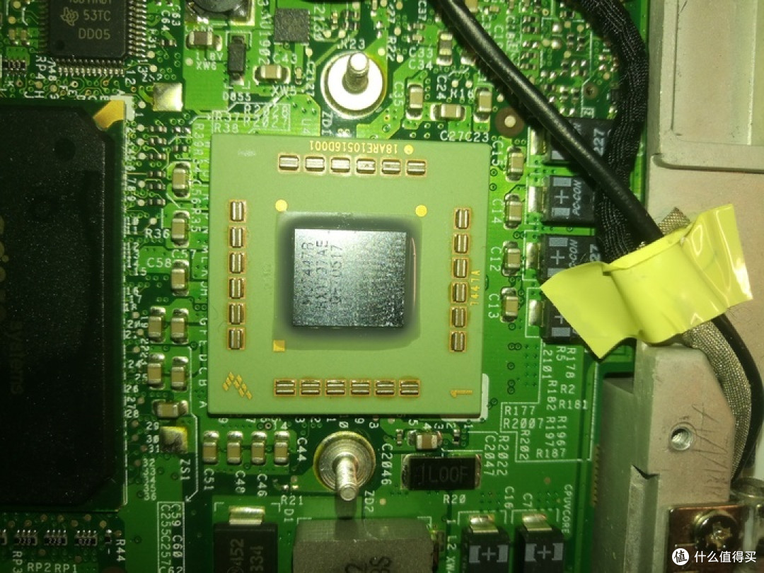 2005年的苹果笔记本今天还能用吗?(iBook G4拆机教程+可用性展示)