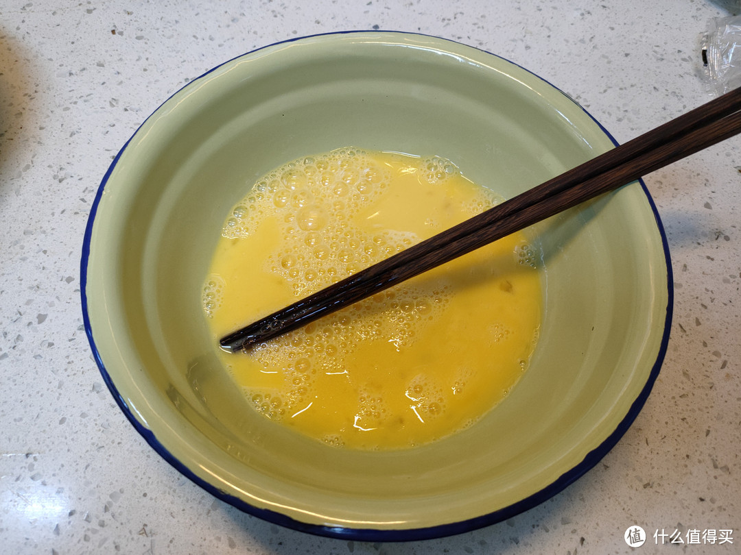 鸡蛋里加一把菠菜,口感软糯Q弹、卖相十佳,大人孩子都爱吃