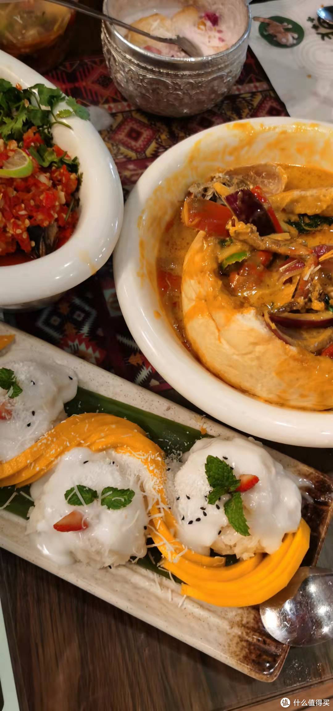 版纳丨面包咖喱遇上蟹，猫刺东南亚主题餐厅味道如何？